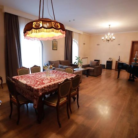 Apartment At 12 Baratashvili Street Τυφλίδα Εξωτερικό φωτογραφία