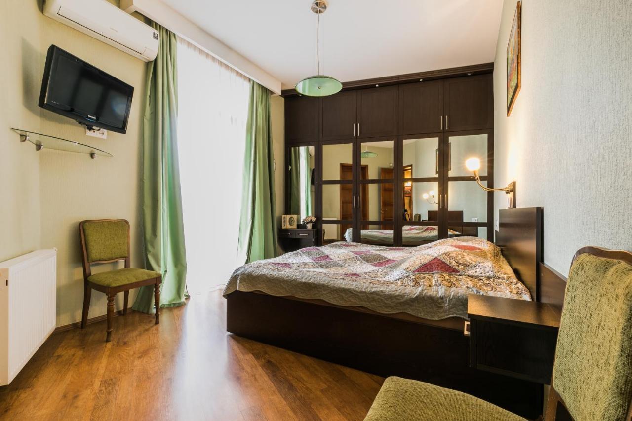 Apartment At 12 Baratashvili Street Τυφλίδα Εξωτερικό φωτογραφία
